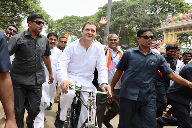 রাহুল জানান, তিনি ছোটবেলা থেকেই শরীরচর্চাকে বিশেষ প্রাধান্য দেন। তাঁর কাছে ফিট থাকা শুধুই শখ নয়, রীতিমতো অভ্যাস। তিনি মার্শাল আর্টে ব্ল্যাক বেল্ট, জানেন ডাইভিংও। এমনকি ভারত জোড়ো যাত্রার সময়ও তিনি নিয়ম করে মার্শাল আর্ট প্র্যাকটিস করতেন।